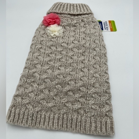 Top Paw Taupe/Silver Cable Knit Dog Sweater with Flowers Medium NWT - Picture 6 of 9